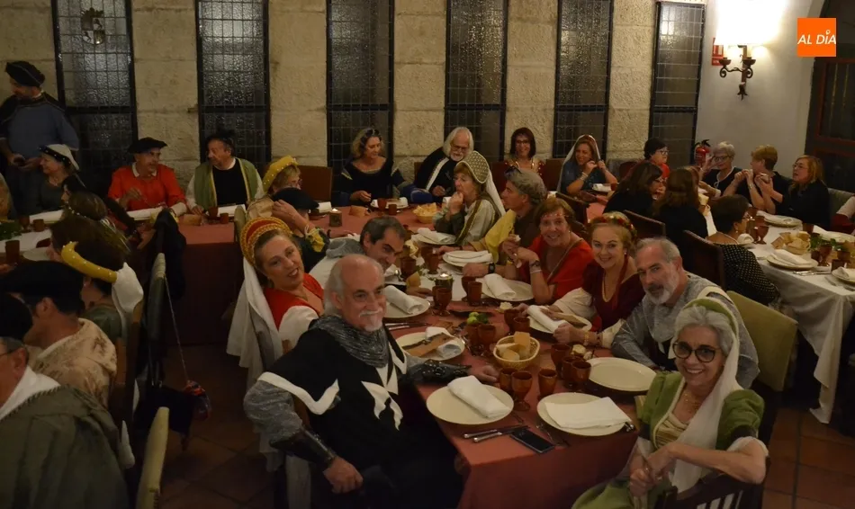 Foto 11 - C&aacute;lida bienvenida a los Reyes Alfonso XI y Mar&iacute;a de Portugal  