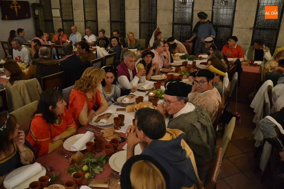 Foto 10 - C&aacute;lida bienvenida a los Reyes Alfonso XI y Mar&iacute;a de Portugal  