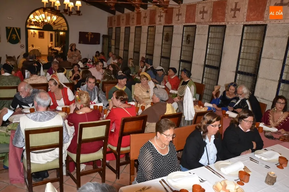 Foto 9 - C&aacute;lida bienvenida a los Reyes Alfonso XI y Mar&iacute;a de Portugal  