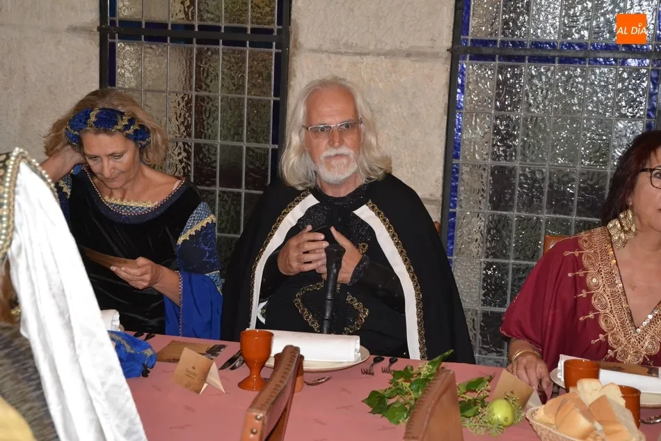 Foto 6 - C&aacute;lida bienvenida a los Reyes Alfonso XI y Mar&iacute;a de Portugal  