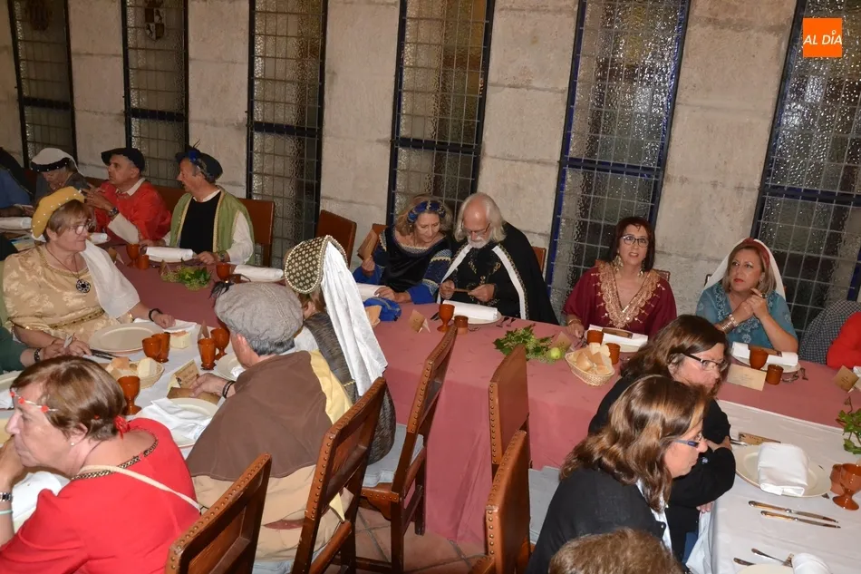 Foto 8 - C&aacute;lida bienvenida a los Reyes Alfonso XI y Mar&iacute;a de Portugal  