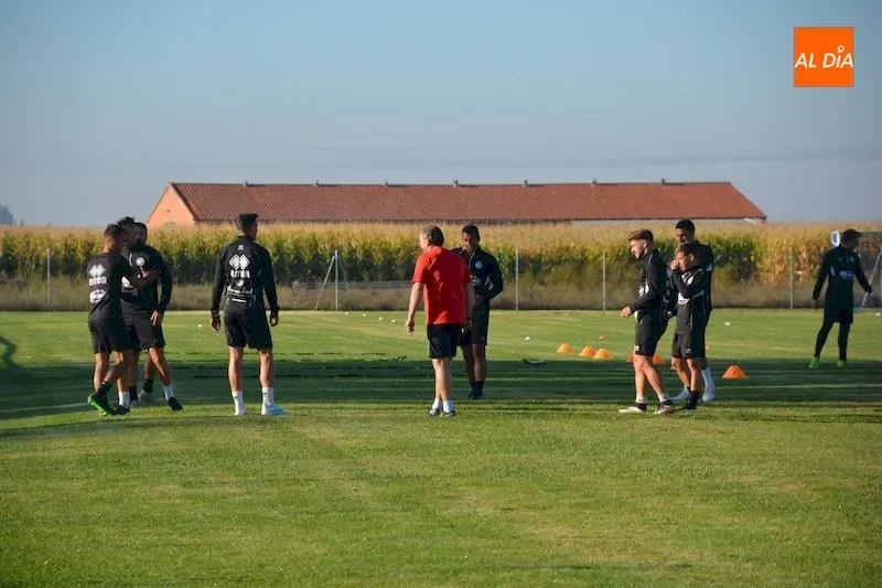 Foto 6 - Unionistas ultima el derbi charro ante el Salamanca UDS en Villoria