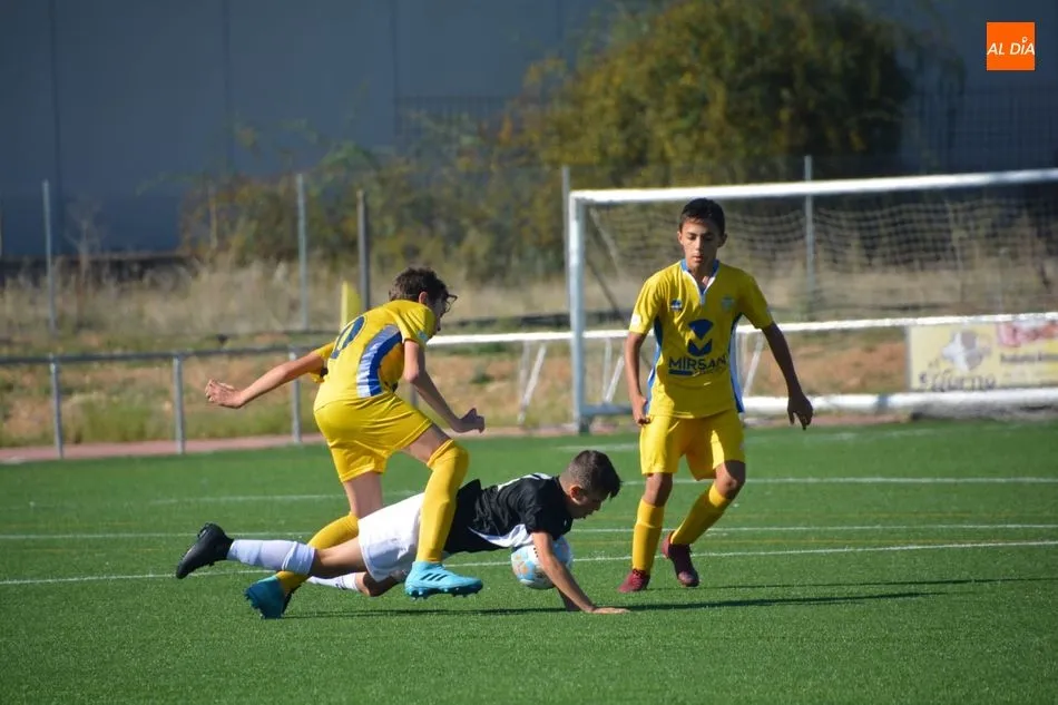 Un momento del choque entre el Monterrey y el Helmántico / Lydia González