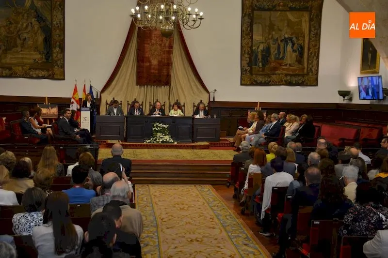 Acto de clausura del I Encuentro Iberoamericano de Antiguos Alumnos / Lydia González