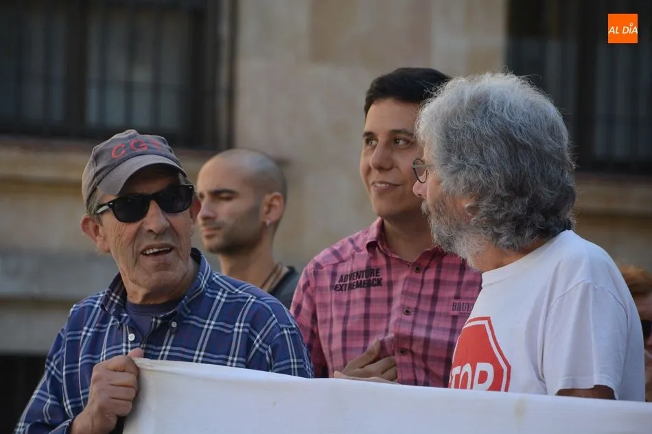 Foto 3 - Stop Desahucios realiza una concentraci&oacute;n para reclamar el derecho a una vivienda digna