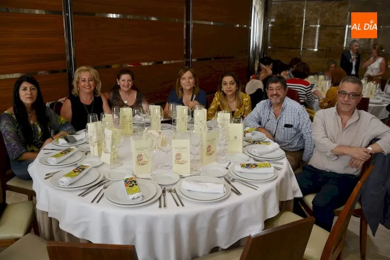 Foto 5 - La promoci&oacute;n de magisterio 1981-1984 vuelve a reencontrarse