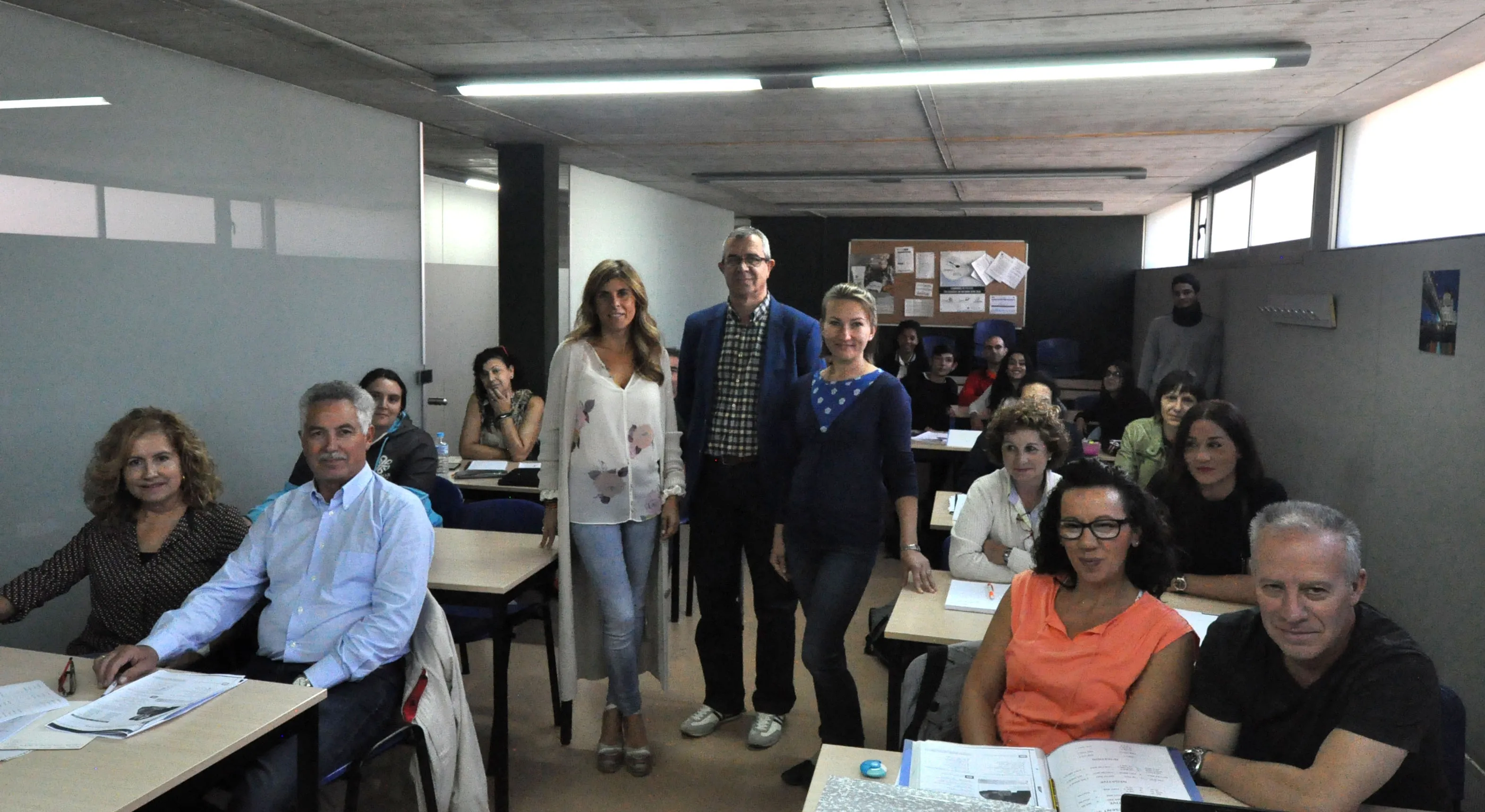 Visita de Chabela de la Torre, concejala de Formación, a la Escuela de Hostelería