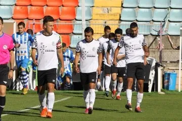 Foto 5 - El Salamanca UDS &lsquo;B&rsquo; no puede tumbar a la Arandina (0-0)