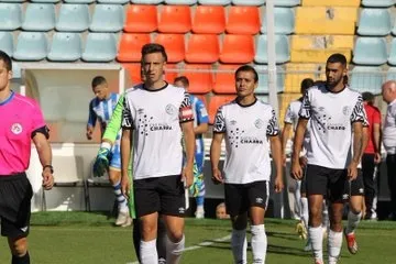 Foto 4 - El Salamanca UDS &lsquo;B&rsquo; no puede tumbar a la Arandina (0-0)