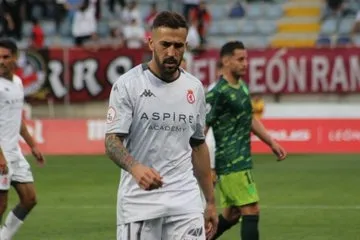 Foto 7 - El Guijuelo sufre todo el potencial de la Cultural Leonesa (3-1)&nbsp;