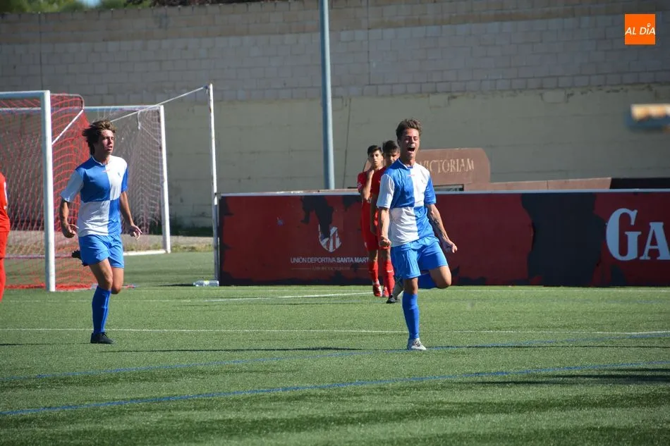 Foto 7 - El Santa Marta no aprovecha jugar contra 10 y cae con el Aravaca (0-1)