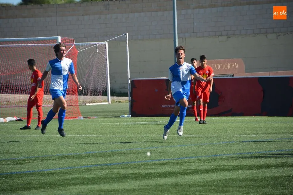 Foto 6 - El Santa Marta no aprovecha jugar contra 10 y cae con el Aravaca (0-1)