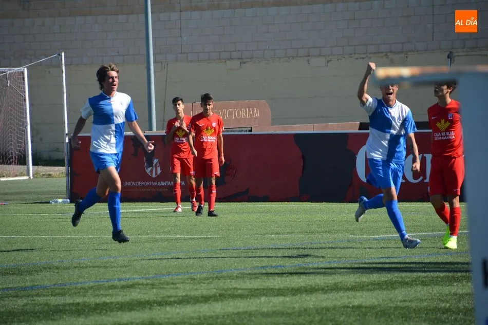 Foto 4 - El Santa Marta no aprovecha jugar contra 10 y cae con el Aravaca (0-1)