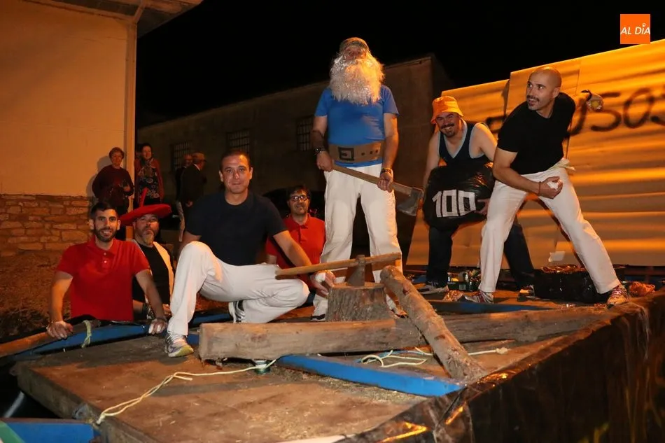 Foto 10 - Cabeza del Caballo se supera en el desfile de carrozas