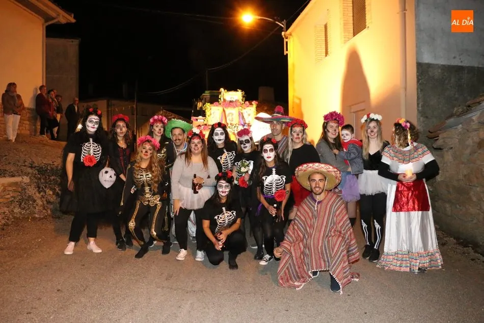Foto 7 - Cabeza del Caballo se supera en el desfile de carrozas