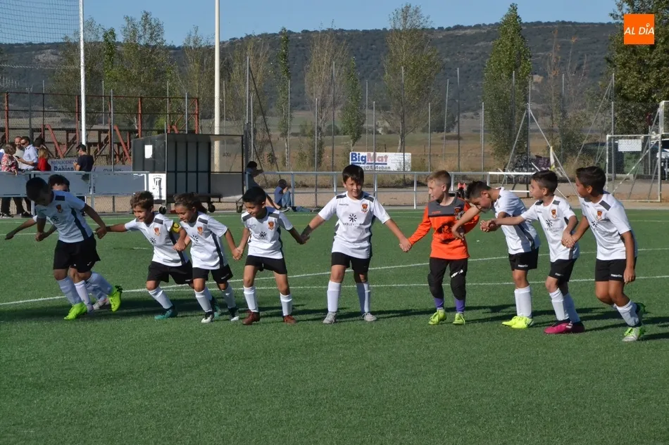Foto 10 - #MARCADOR [5|6 OCT] El Benjam&iacute;n logra la 1&ordf; victoria del Ciudad Rodrigo en los Campos de To&ntilde;ete  