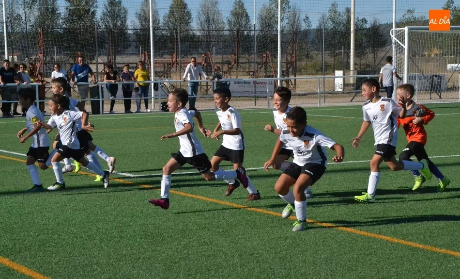 Foto 9 - #MARCADOR [5|6 OCT] El Benjam&iacute;n logra la 1&ordf; victoria del Ciudad Rodrigo en los Campos de To&ntilde;ete  