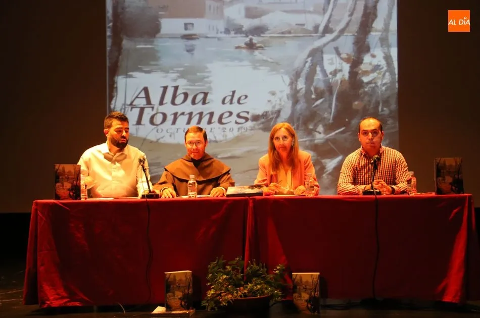 El teatro de Alba de Tormes, escenario de la presentación del libro de fiestas