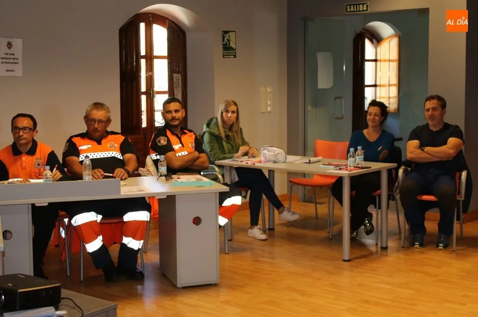 Foto 2 - Polic&iacute;a y Protecci&oacute;n Civil perfeccionan su formaci&oacute;n en primeros auxilios