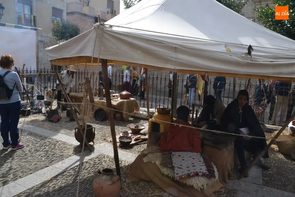 Foto 9 - El ritmo en la calle no cesa en la Feria Medieval  
