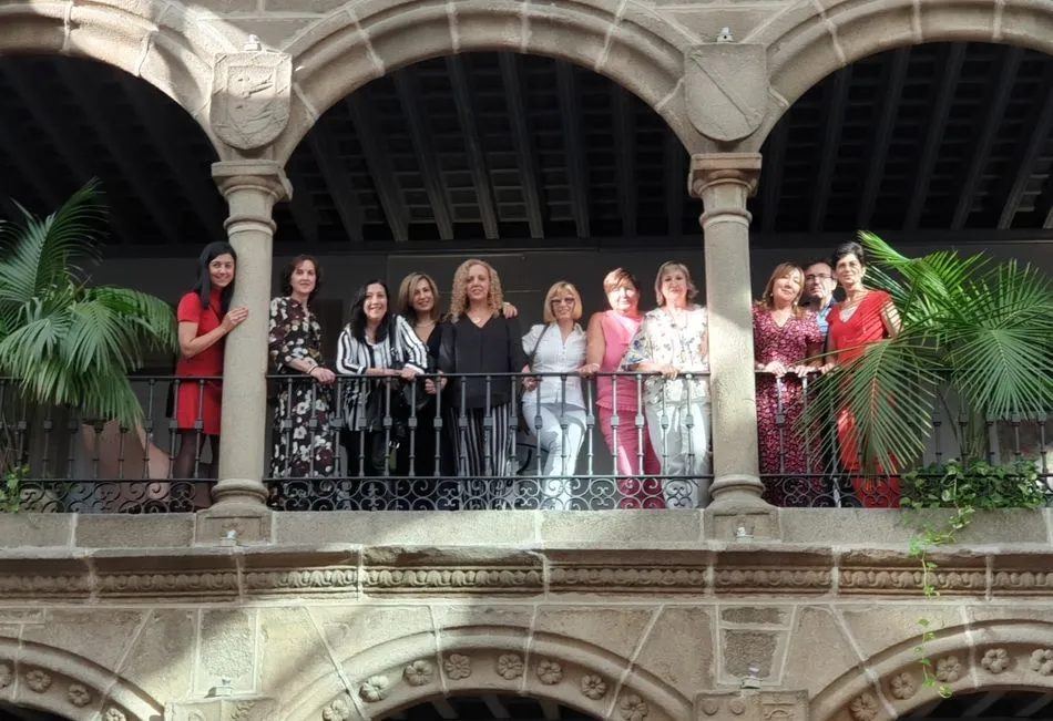 Foto 3 - Feliz reencuentro de la promoci&oacute;n 1986-89 de la Escuela de Enfermer&iacute;a de &Aacute;vila