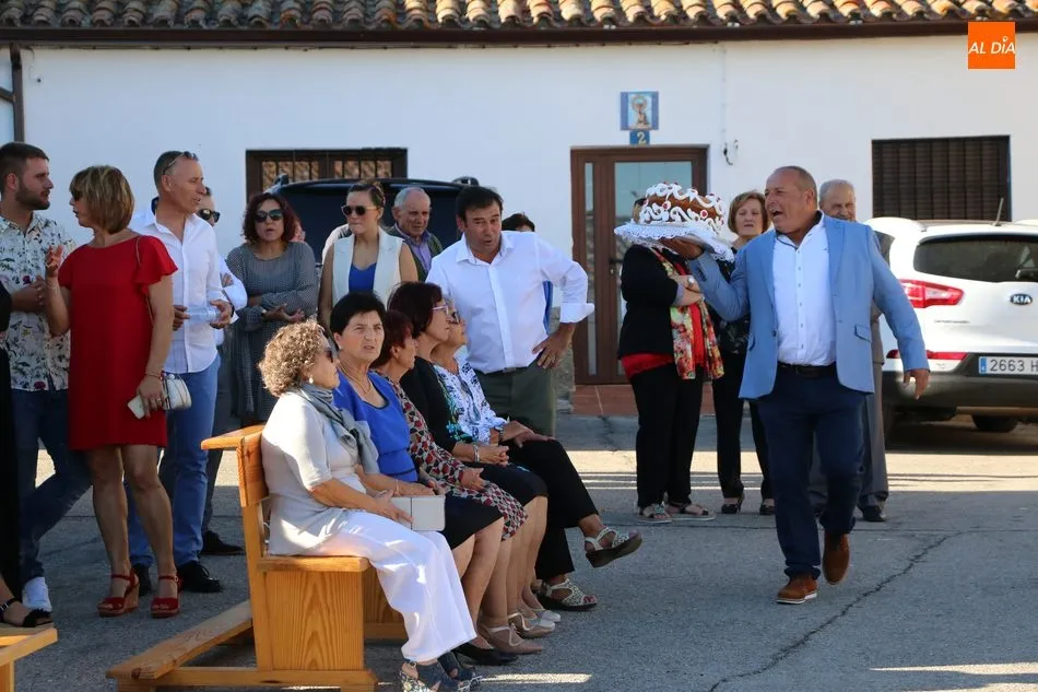 Foto 11 - Valderrodrigo acompa&ntilde;a a su Madrina en los actos en honor a la Virgen del Rosario  