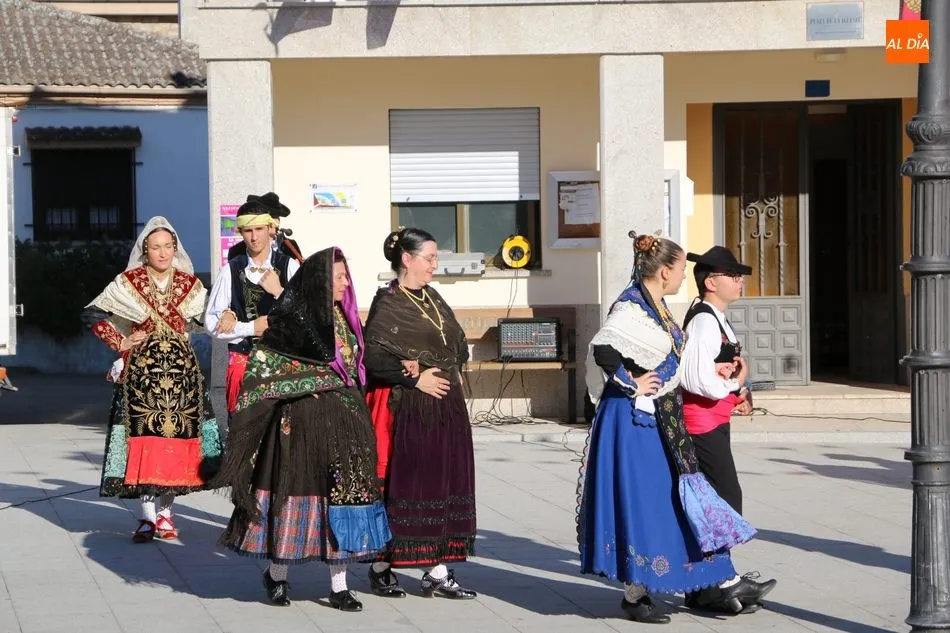 Valderrodrigo acompaña a su Madrina en los actos en honor a la Virgen del Rosario  