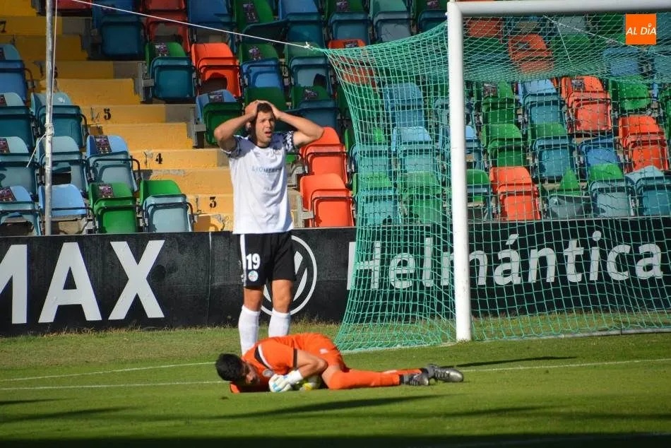 Foto 5 - Dos goles para olvidar un paup&eacute;rrimo espect&aacute;culo