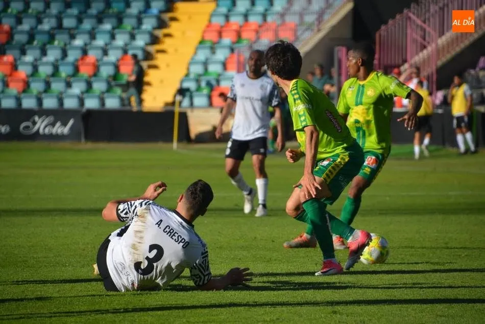 Foto 4 - Dos goles para olvidar un paup&eacute;rrimo espect&aacute;culo