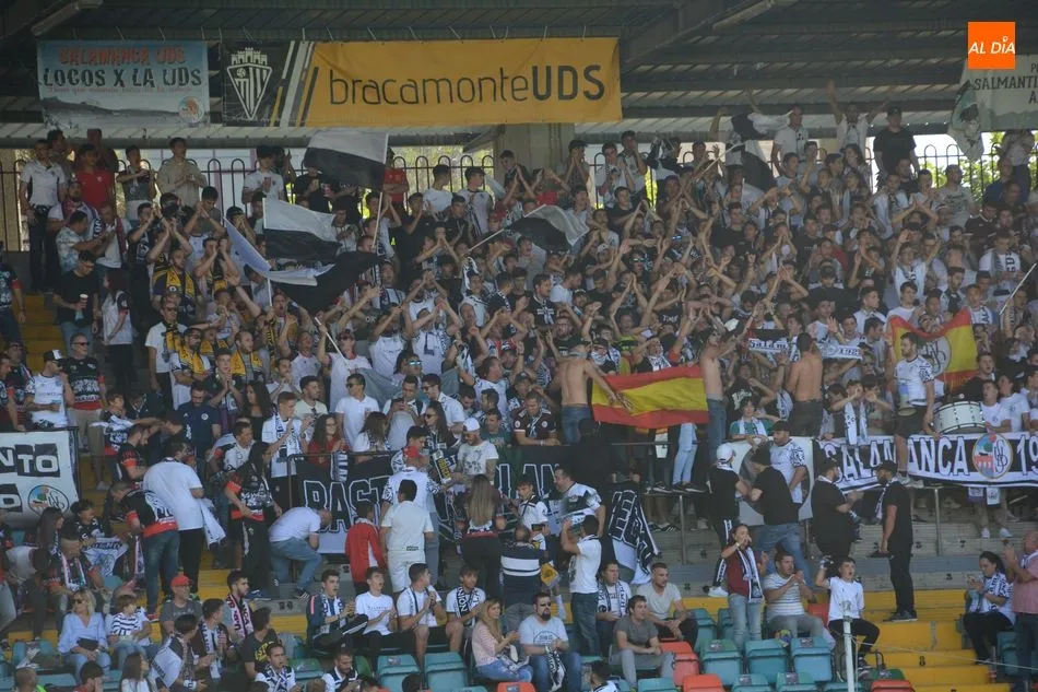 Foto 5 - El Helm&aacute;ntico delira con la victoria del Salamanca UDS ante Unionistas