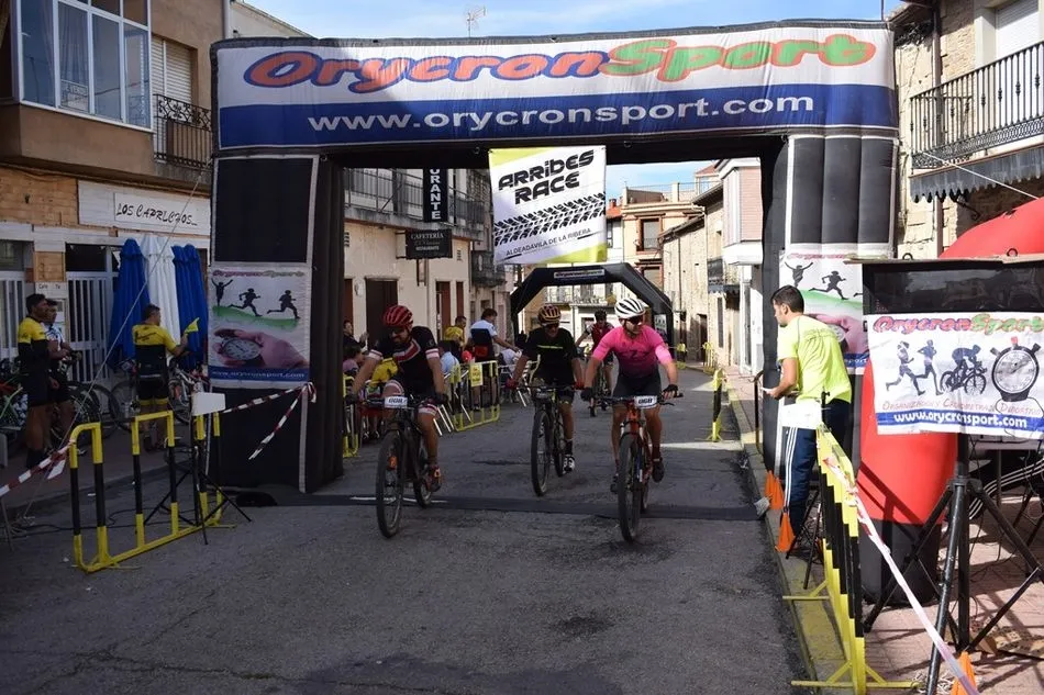 Foto 5 - Jos&eacute; Carlos &Aacute;lvarez y Eva Mart&iacute;n se llevan la tercera Marcha BTT Arribes Race de Aldead&aacute;vila  