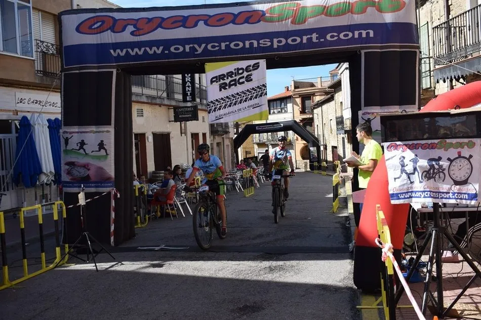 Foto 3 - Jos&eacute; Carlos &Aacute;lvarez y Eva Mart&iacute;n se llevan la tercera Marcha BTT Arribes Race de Aldead&aacute;vila  