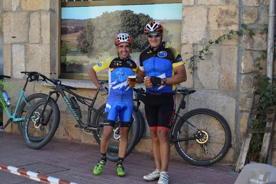 Foto 2 - Jos&eacute; Carlos &Aacute;lvarez y Eva Mart&iacute;n se llevan la tercera Marcha BTT Arribes Race de Aldead&aacute;vila  