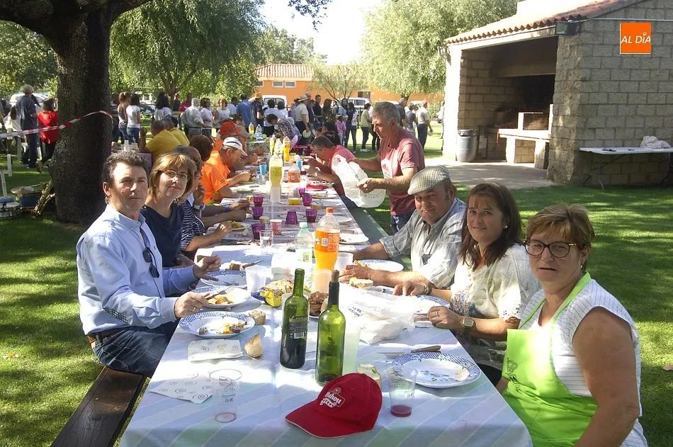 Foto 6 - Paella y parrillada para despedir las fiestas de Alba de Yeltes