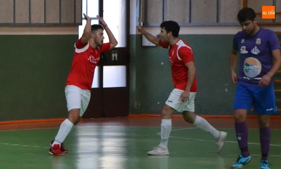 El III Senior se estrena en Conde de Foxá con una cómoda victoria ante La Bañeza  