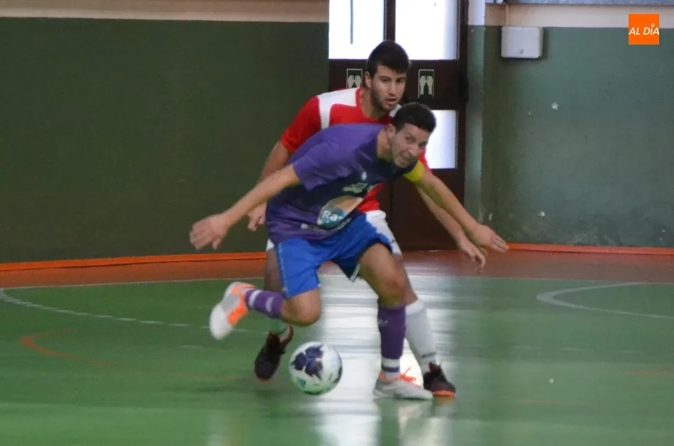 Foto 11 - El III Senior se estrena en Conde de Fox&aacute; con una c&oacute;moda victoria ante La Ba&ntilde;eza  