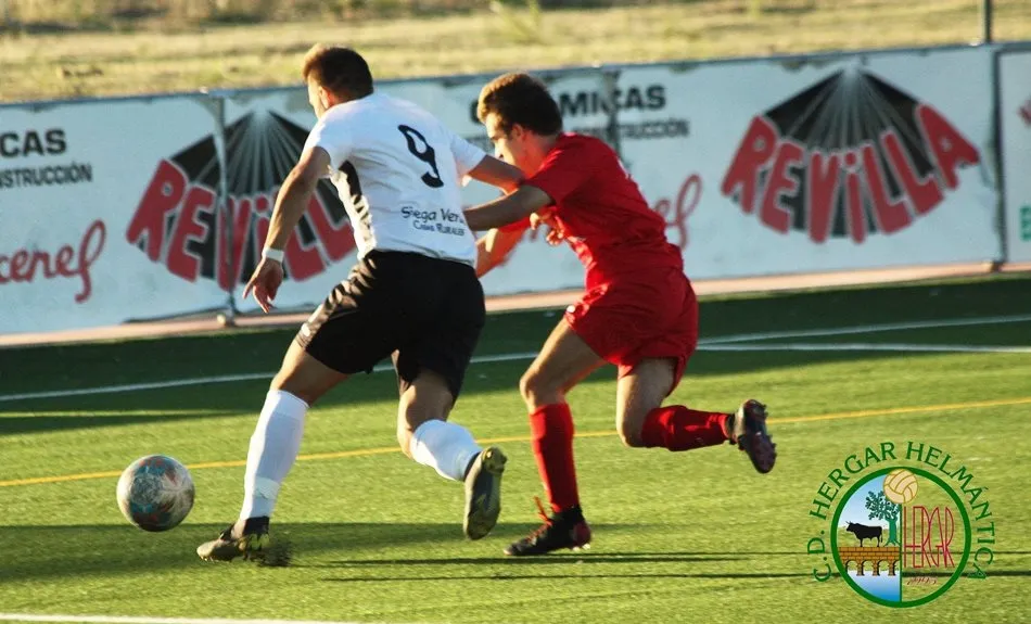 El Ciudad Rodrigo firma tablas con el Hergar en un derby con demasiadas faltas locales  