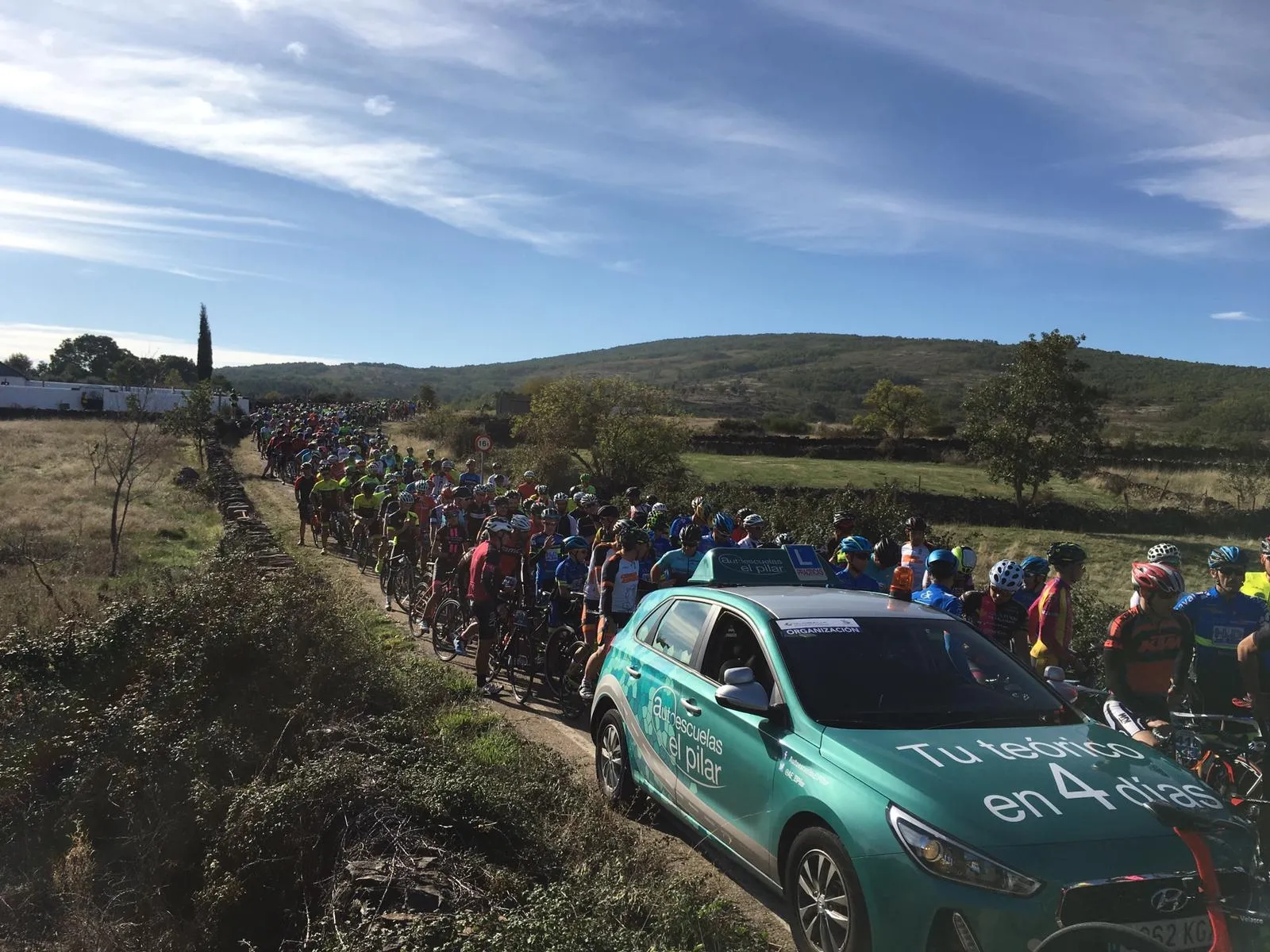 Salida de los corredores participantes en la prueba