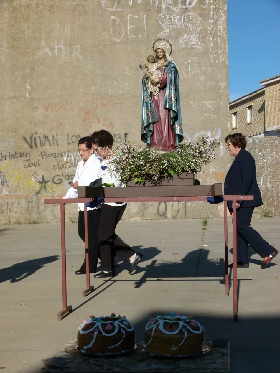 Foto 2 - Cerralbo ofrenda dos roscas a la Virgen del Rosario