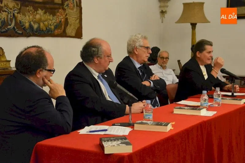 Foto 2 - Presentado el libro &lsquo;Miguel de Unamuno (1864-1936): convencer hasta la muerte&rsquo;