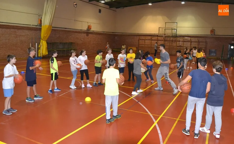Foto 5 - Se desata la fiebre por el basket en Ciudad Rodrigo con m&aacute;s de 150 ni&ntilde;os y j&oacute;venes involucrados  