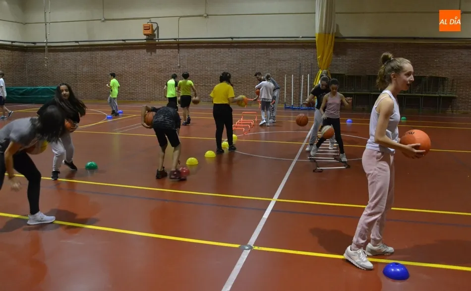 Foto 3 - Se desata la fiebre por el basket en Ciudad Rodrigo con m&aacute;s de 150 ni&ntilde;os y j&oacute;venes involucrados  