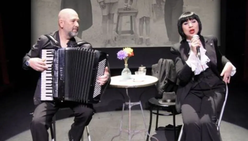 En el concierto, Luisa y Cuco Pérez desgranarán estas canciones, y además ilustrarán el viaje de su familia con imágenes y objetos que han conservado a lo largo de los años