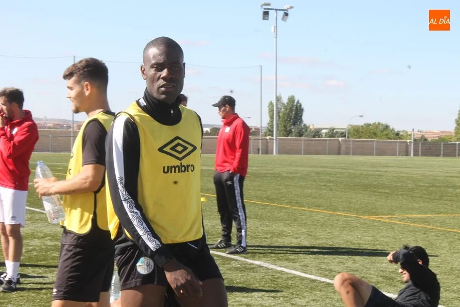 Foto 4 - El Salamanca UDS encara el derbi ante el Guijuelo