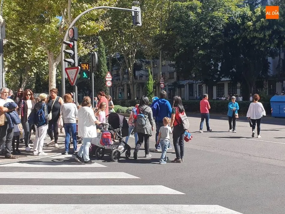 Foto 4 - Tercer d&iacute;a de movilizaciones de las familias del CEIP Juan Ja&eacute;n por las molestias que suponen las ...