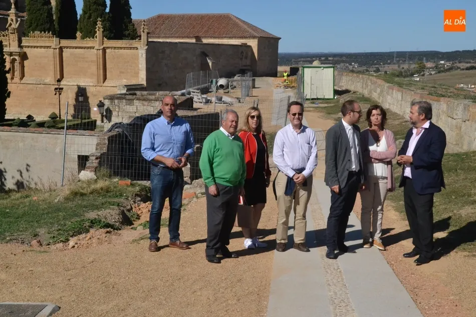 Foto 8 - Las obras del adarve reciben la visita de la entidad que las financia, Red El&eacute;ctrica Espa&ntilde;ola  