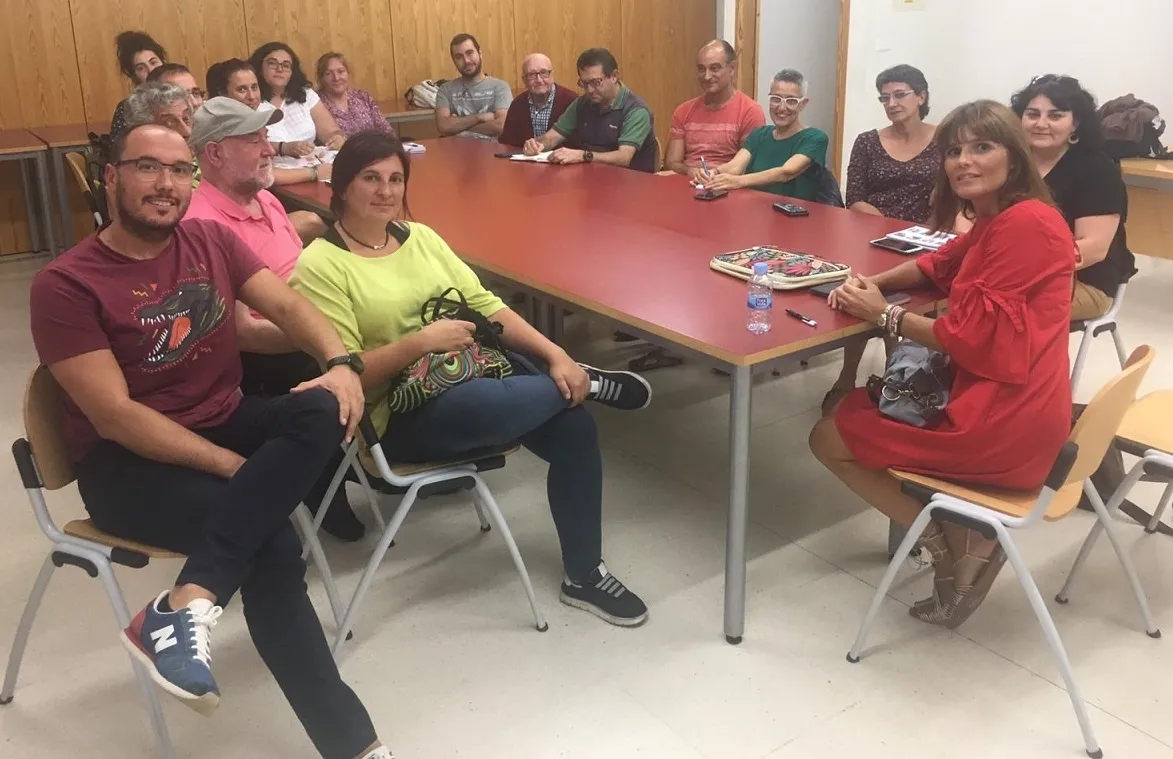 Reunión de la concejala de Participación Social y Voluntariado, Almudena Parres, con representantes de diferentes asociaciones