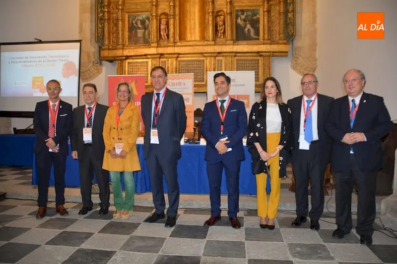 Autoridades presentes en la inauguración de la I Jornada de Innovación Tecnológica y Emprendimiento en el Sector Media / Lydia González