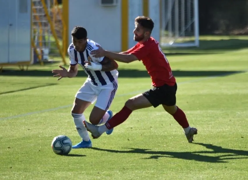 Foto 9 - El Salamanca UDS planta cara a todo un Primera como el Real Valladolid (3-2)