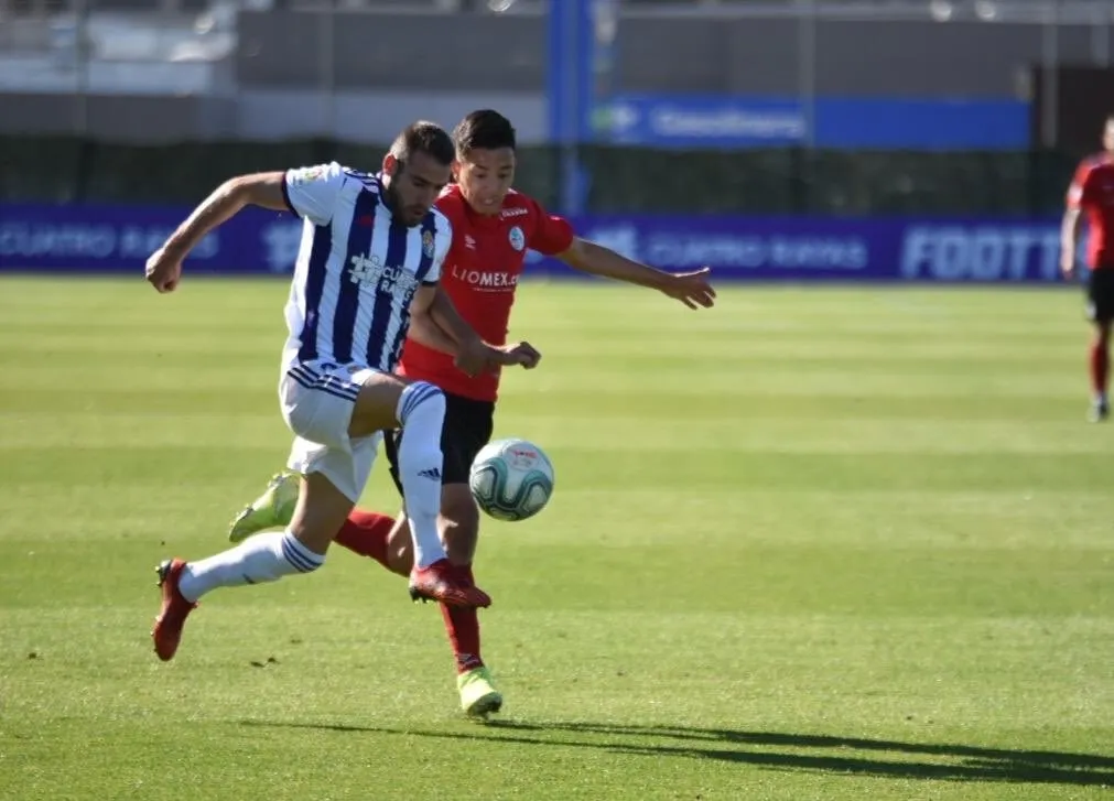 Foto 8 - El Salamanca UDS planta cara a todo un Primera como el Real Valladolid (3-2)